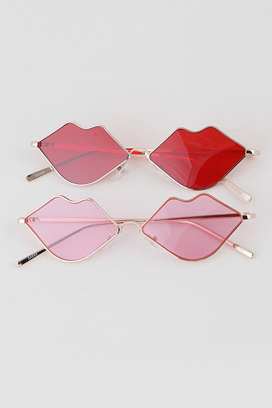 Gold wired lip shaped glasses